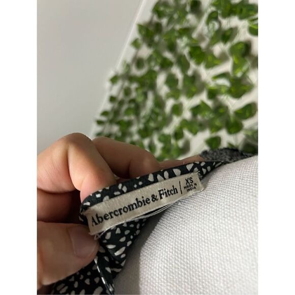 Abercrombie and Fitch Tied Black Blouse - Picture 4 of 5